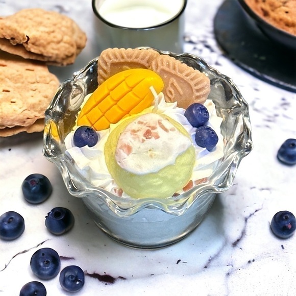⚠️SALE Candle // Ice Cream Blueberry Cookie Soy Wax Candle SEND OFFERS🥳 - Picture 3 of 5